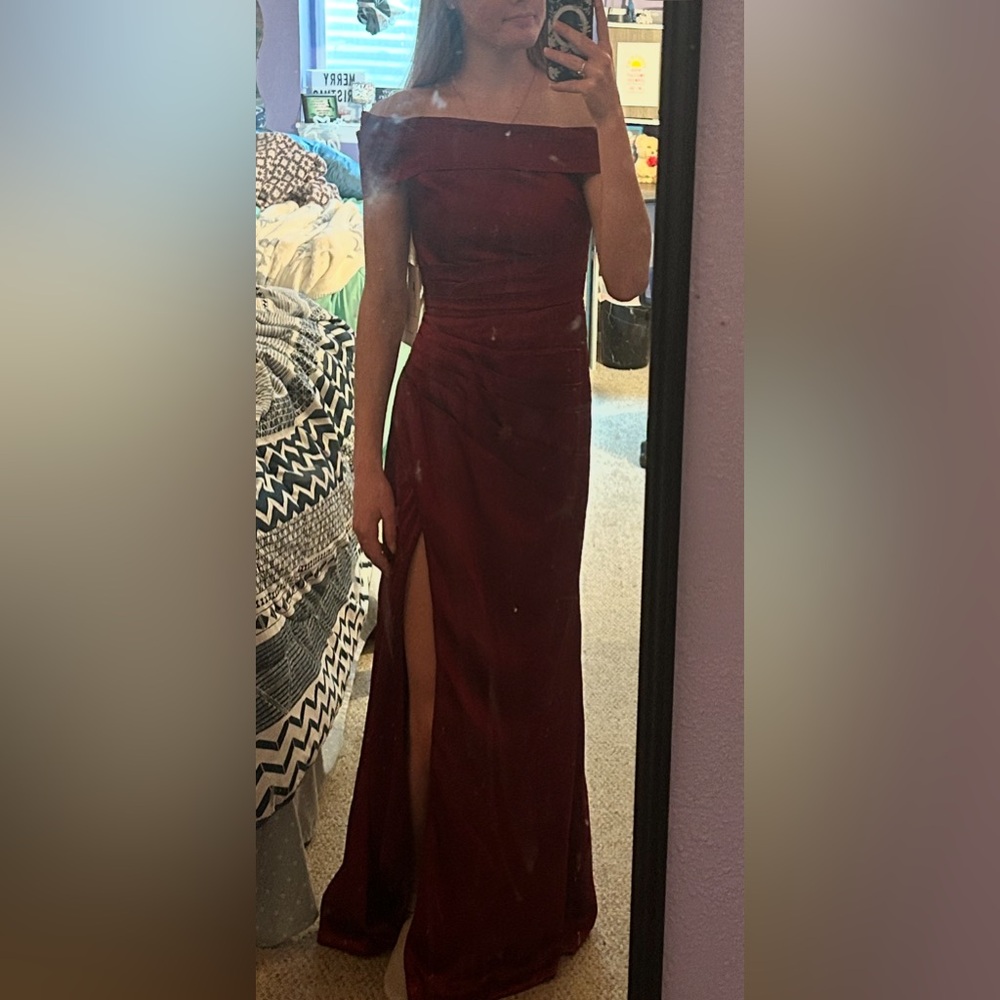 Elegant Burgundy Evening Gown